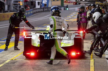 2023-06-10 - 32 KVAMME Mark (usa), MAGNUSSEN Jan (dnk), FJORDBACH Anders (dnk), Inter Europol Competition, Oreca 07 - Gibson, action pitlane at night during the 24 Hours of Le Mans 2023 on the Circuit des 24 Heures du Mans from June 10 to 11, 2023 in Le Mans, France - AUTO - LE MANS 2023 - PART 2 - ENDURANCE - MOTORS