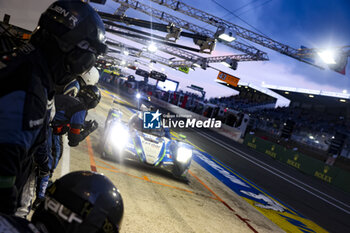2023-06-10 - 39 LACORTE Roberto (ita), VAN DER GARDE Giedo (nld), PILET Patrick (fra), Graff Racing, Oreca 07 - Gibson, action pitlane at night during the 24 Hours of Le Mans 2023 on the Circuit des 24 Heures du Mans from June 10 to 11, 2023 in Le Mans, France - AUTO - LE MANS 2023 - PART 2 - ENDURANCE - MOTORS