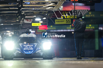 2023-06-10 - 36 VAXIVIERE Matthieu (fra), CANAL Julien (fra), MILESI Charles (fra), Alpine Elf Team, Oreca 07 - Gibson, action pitlane by night during the 24 Hours of Le Mans 2023 on the Circuit des 24 Heures du Mans from June 10 to 11, 2023 in Le Mans, France - AUTO - LE MANS 2023 - PART 2 - ENDURANCE - MOTORS