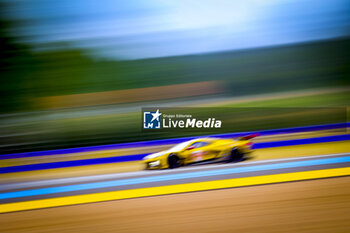 2023-06-11 - 33 KEATING Ben (usa), VARRONE Nicolas (arg), CATSBURG Nicky (nld), Corvette Racing, Chevrolet Corvette C8.R, action graphic picture during the 24 Hours of Le Mans 2023 on the Circuit des 24 Heures du Mans from June 10 to 11, 2023 in Le Mans, France - AUTO - LE MANS 2023 - PART 2 - ENDURANCE - MOTORS