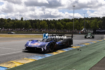 2023-06-11 - 02 BAMBER Earl (nzl), LYNN Alex (gbr), WESTBROOK Richard (gbr), Cadillac Racing, Cadillac V-Series.R, action during the 24 Hours of Le Mans 2023 on the Circuit des 24 Heures du Mans from June 10 to 11, 2023 in Le Mans, France - AUTO - LE MANS 2023 - PART 2 - ENDURANCE - MOTORS