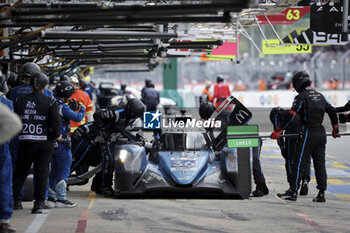 2023-06-11 - 36 VAXIVIERE Matthieu (fra), CANAL Julien (fra), MILESI Charles (fra), Alpine Elf Team, Oreca 07 - Gibson, action, pit stop during the 24 Hours of Le Mans 2023 on the Circuit des 24 Heures du Mans from June 10 to 11, 2023 in Le Mans, France - AUTO - LE MANS 2023 - PART 2 - ENDURANCE - MOTORS