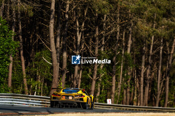 2023-06-11 - 33 KEATING Ben (usa), VARRONE Nicolas (arg), CATSBURG Nicky (nld), Corvette Racing, Chevrolet Corvette C8.R, action, during the 24 Hours of Le Mans 2023 on the Circuit des 24 Heures du Mans from June 10 to 11, 2023 in Le Mans, France - AUTO - LE MANS 2023 - PART 2 - ENDURANCE - MOTORS