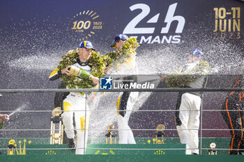 2023-06-11 - 33 KEATING Ben (usa), VARRONE Nicolas (arg), CATSBURG Nicky (nld), Corvette Racing, Chevrolet Corvette C8.R, portrait during the podium of the 24 Hours of Le Mans 2023 on the Circuit des 24 Heures du Mans on June 11, 2023 in Le Mans, France - AUTO - LE MANS 2023 - PODIUM - ENDURANCE - MOTORS
