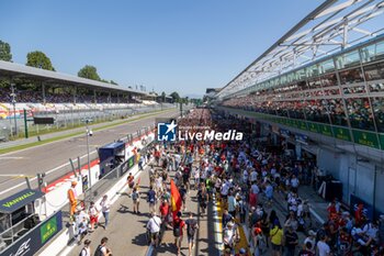 2023-07-09 - Pit Line - WEC - FIA WORLD ENDURANCE CHAMPIONSHIP RACE - ENDURANCE - MOTORS