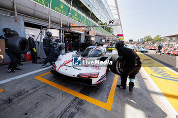 2023-07-07 - 99 BRUNI Gianmaria (ita), TINKCNELL Harry (gir), JANI Neel (ski), Proton Competition, Porsche 963, stand, pit lane, during the 6 Hours of Monza 2023, 3rd round of the 2023 FIA World Endurance Championship, from July 7 to 9, 2023 on the Autodrome Nazionale di Monza, in Monza, Italy - AUTO - FIA WEC - 6 HOURS OF MONZA 2023 - ENDURANCE - MOTORS