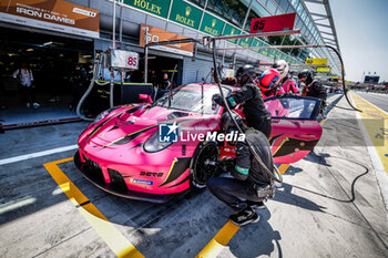 2023-07-07 - 85 BOVY Sarah (bel), GATTING Michelle (dnk), FREY Rahel (swi), Iron Dames, Porsche 911 RSR - 19, stand, pit lane during the 6 Hours of Monza 2023, 3rd round of the 2023 FIA World Endurance Championship, from July 7 to 9, 2023 on the Autodrome Nazionale di Monza, in Monza, Italy - AUTO - FIA WEC - 6 HOURS OF MONZA 2023 - ENDURANCE - MOTORS
