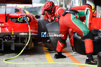 2023-09-08 - mechanic, mecanicien, michelin, tyres, pneus,, Richard Mille AF Corse, Ferrari 488 GTE Evo, during the 6 Hours of Fuji 2023, 6th round of the 2023 FIA World Endurance Championship, from September 7 to 10, 2023 on the Fuji Speedway, in Oyama, Japan - AUTO - FIA WEC - 6 HOURS OF FUJI 2023 - ENDURANCE - MOTORS