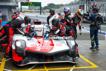2023-09-09 - 07 CONWAY Mike (gbr), KOBAYASHI Kamui (jpn), LOPEZ José Maria (arg), Toyota Gazoo Racing, Toyota GR010 - Hybrid, action pitstop during the 6 Hours of Fuji 2023, 6th round of the 2023 FIA World Endurance Championship, from September 7 to 10, 2023 on the Fuji Speedway, in Oyama, Japan - AUTO - FIA WEC - 6 HOURS OF FUJI 2023 - ENDURANCE - MOTORS