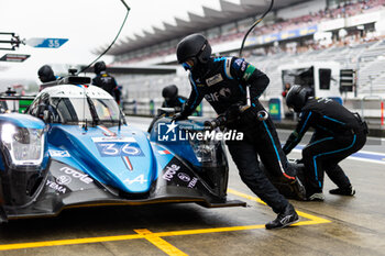 2023-09-09 - 36 VAXIVIERE Matthieu (fra), CANAL Julien (fra), MILESI Charles (fra), Alpine Elf Team, Oreca 07 - Gibson, mechanic, mecanicien during the 6 Hours of Fuji 2023, 6th round of the 2023 FIA World Endurance Championship, from September 7 to 10, 2023 on the Fuji Speedway, in Oyama, Japan - AUTO - FIA WEC - 6 HOURS OF FUJI 2023 - ENDURANCE - MOTORS