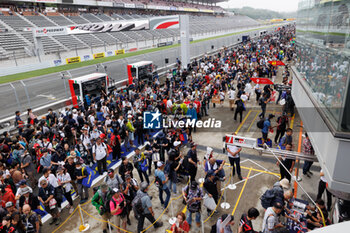 2023-09-09 - Autograph session, ambiance, during the 6 Hours of Fuji 2023, 6th round of the 2023 FIA World Endurance Championship, from September 7 to 10, 2023 on the Fuji Speedway, in Oyama, Japan - AUTO - FIA WEC - 6 HOURS OF FUJI 2023 - ENDURANCE - MOTORS