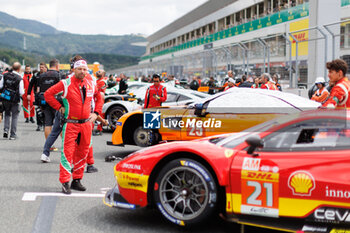 2023-09-10 - mechanic, mecanicien starting grid, grille de depart, during the 6 Hours of Fuji 2023, 6th round of the 2023 FIA World Endurance Championship, from September 7 to 10, 2023 on the Fuji Speedway, in Oyama, Japan - AUTO - FIA WEC - 6 HOURS OF FUJI 2023 - ENDURANCE - MOTORS