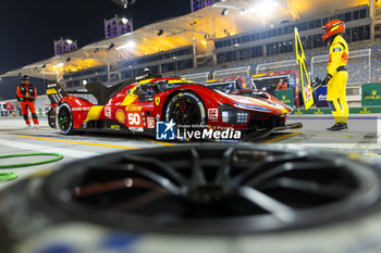 2023-11-02 - 50 FUOCO Antonio (ita), MOLINA Miguel (spa), NIELSEN Nicklas (dnk), Ferrari AF Corse, Ferrari 499P, pit stop during the Bapco Energies WEC 8 Hours of Bahrain 2023, 7th round of the 2023 FIA World Endurance Championship, from November 1 to 4, 2023 on the Bahrain International Circuit, in Sakhir, Bahrain - AUTO - FIA WEC - 8 HOURS OF BAHRAIN 2023 - ENDURANCE - MOTORS