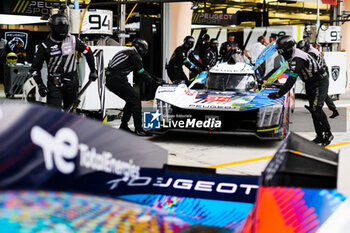 2023-11-02 - 94 DUVAL Loic (fra), MENEZES Gustavo (usa), MULLER Nico (swi), Peugeot TotalEnergies, Peugeot 9x8, during the Bapco Energies WEC 8 Hours of Bahrain 2023, 7th round of the 2023 FIA World Endurance Championship, from November 1 to 4, 2023 on the Bahrain International Circuit, in Sakhir, Bahrain - AUTO - FIA WEC - 8 HOURS OF BAHRAIN 2023 - ENDURANCE - MOTORS