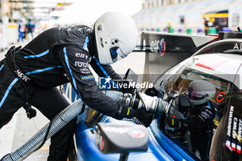 2023-11-02 - Alpine Elf Team, Oreca 07 - Gibson, refueling during the Bapco Energies WEC 8 Hours of Bahrain 2023, 7th round of the 2023 FIA World Endurance Championship, from November 1 to 4, 2023 on the Bahrain International Circuit, in Sakhir, Bahrain - AUTO - FIA WEC - 8 HOURS OF BAHRAIN 2023 - ENDURANCE - MOTORS