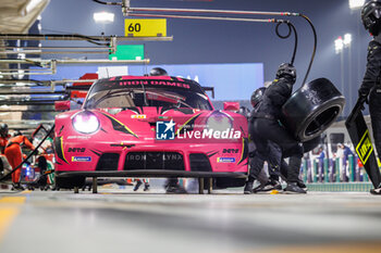2023-11-02 - 85 BOVY Sarah (bel), GATTING Michelle (dnk), FREY Rahel (swi), Iron Dames, Porsche 911 RSR - 19, pitlane, during the Bapco Energies WEC 8 Hours of Bahrain 2023, 7th round of the 2023 FIA World Endurance Championship, from November 1 to 4, 2023 on the Bahrain International Circuit, in Sakhir, Bahrain - AUTO - FIA WEC - 8 HOURS OF BAHRAIN 2023 - ENDURANCE - MOTORS
