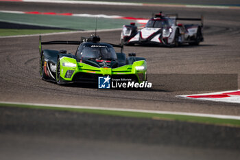 2023-11-03 - 04 VAUTIER Tristan (fra), GUERRIERI Esteban (arg), BRISCOE Ryan (usa), Flyod Vanwall Racing Team, Vanwall Vandervell 680, action during the Bapco Energies WEC 8 Hours of Bahrain 2023, 7th round of the 2023 FIA World Endurance Championship, from November 1 to 4, 2023 on the Bahrain International Circuit, in Sakhir, Bahrain - AUTO - FIA WEC - 8 HOURS OF BAHRAIN 2023 - ENDURANCE - MOTORS