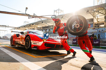2023-11-04 - pitstop 83 PEREZ COMPANC Luis (arg), WADOUX Lilou (fra), ROVERA Alessio (ita), Richard Mille AF Corse, Ferrari 488 GTE Evo, action during the Bapco Energies WEC 8 Hours of Bahrain 2023, 7th round of the 2023 FIA World Endurance Championship, from November 1 to 4, 2023 on the Bahrain International Circuit, in Sakhir, Bahrain - AUTO - FIA WEC - 8 HOURS OF BAHRAIN 2023 - ENDURANCE - MOTORS