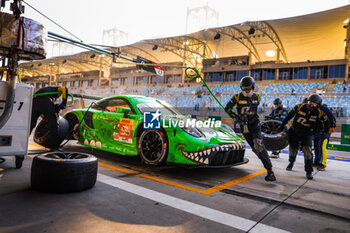 2023-11-04 - pitstop 56 HYET PJ (usa), JEANNEATTE Gunnar (usa), CAIROLI Matteo (ia), Project 1 - AO, Porsche 911 RSR - 19, action during the Bapco Energies WEC 8 Hours of Bahrain 2023, 7th round of the 2023 FIA World Endurance Championship, from November 1 to 4, 2023 on the Bahrain International Circuit, in Sakhir, Bahrain - AUTO - FIA WEC - 8 HOURS OF BAHRAIN 2023 - ENDURANCE - MOTORS