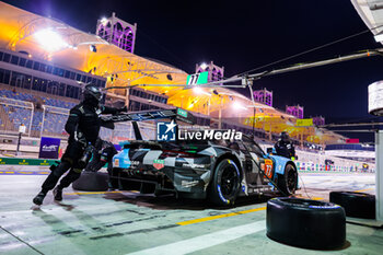2023-11-04 - pitstop 77 RIED Christien (ger), PEDERSEN Mikkel (dnk), ANDLAUER Julien (fra), Dempsey-Proton Racing, Porsche 911 RSR - 19, action during the Bapco Energies WEC 8 Hours of Bahrain 2023, 7th round of the 2023 FIA World Endurance Championship, from November 1 to 4, 2023 on the Bahrain International Circuit, in Sakhir, Bahrain - AUTO - FIA WEC - 8 HOURS OF BAHRAIN 2023 - ENDURANCE - MOTORS