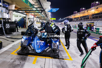 2023-11-04 - pitstop 35 NEGRAO André (bra), ROJAS Memo (mex), CALDWELL Oliver (gbr), Alpine Elf Team, Oreca 07 - Gibson, action during the Bapco Energies WEC 8 Hours of Bahrain 2023, 7th round of the 2023 FIA World Endurance Championship, from November 1 to 4, 2023 on the Bahrain International Circuit, in Sakhir, Bahrain - AUTO - FIA WEC - 8 HOURS OF BAHRAIN 2023 - ENDURANCE - MOTORS