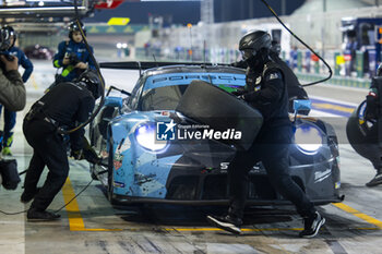 2023-11-04 - 77 RIED Christien (ger), PEDERSEN Mikkel (dnk), ANDLAUER Julien (fra), Dempsey-Proton Racing, Porsche 911 RSR - 19, pit stop during the Bapco Energies WEC 8 Hours of Bahrain 2023, 7th round of the 2023 FIA World Endurance Championship, from November 1 to 4, 2023 on the Bahrain International Circuit, in Sakhir, Bahrain - AUTO - FIA WEC - 8 HOURS OF BAHRAIN 2023 - ENDURANCE - MOTORS