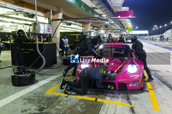 2023-11-04 - 85 BOVY Sarah (bel), GATTING Michelle (dnk), FREY Rahel (swi), Iron Dames, Porsche 911 RSR - 19, pit stop during the Bapco Energies WEC 8 Hours of Bahrain 2023, 7th round of the 2023 FIA World Endurance Championship, from November 1 to 4, 2023 on the Bahrain International Circuit, in Sakhir, Bahrain - AUTO - FIA WEC - 8 HOURS OF BAHRAIN 2023 - ENDURANCE - MOTORS