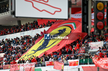 2023-10-28 - The Ferrari flag of supporters - FERRARI WORLD FINALS 2023 - FERRARI CHALLENGE - MOTORS