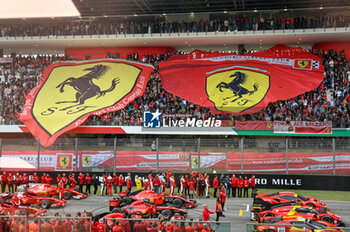 2023-10-28 - The big Flag of Ferrari supporters - FERRARI WORLD FINALS 2023 - FERRARI CHALLENGE - MOTORS