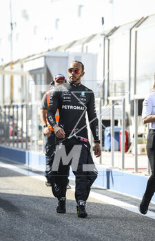 2023-02-23 - HAMILTON Lewis (gbr), Mercedes AMG F1 Team W14, portrait during the Formula 1 Armco pre-season testing 2023 of the 2023 FIA Formula One World Championship from February 23 to 25, 2023 on the Bahrain International Circuit, in Sakhir, Bahrain - F1 - PRE-SEASON TESTING 2023 - BAHRAIN - FORMULA 1 - MOTORS
