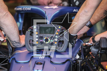 2023-02-23 - Alpine F1 Team A523, steering wheel, volant, during the Formula 1 Armco pre-season testing 2023 of the 2023 FIA Formula One World Championship from February 23 to 25, 2023 on the Bahrain International Circuit, in Sakhir, Bahrain - F1 - PRE-SEASON TESTING 2023 - BAHRAIN - FORMULA 1 - MOTORS
