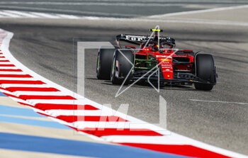 2023-02-23 - 55 SAINZ Carlos (spa), Scuderia Ferrari SF-23, action during the Formula 1 Armco pre-season testing 2023 of the 2023 FIA Formula One World Championship from February 23 to 25, 2023 on the Bahrain International Circuit, in Sakhir, Bahrain - F1 - PRE-SEASON TESTING 2023 - BAHRAIN - FORMULA 1 - MOTORS