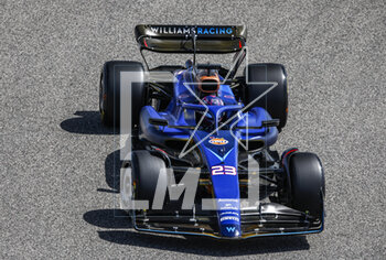 2023-02-23 - 23 ALBON Alexander (tha), Williams Racing FW45, action during the Formula 1 Armco pre-season testing 2023 of the 2023 FIA Formula One World Championship from February 23 to 25, 2023 on the Bahrain International Circuit, in Sakhir, Bahrain - F1 - PRE-SEASON TESTING 2023 - BAHRAIN - FORMULA 1 - MOTORS