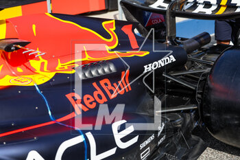 2023-02-23 - Technical details of the Red Bull Racing RB19, during the Formula 1 Armco pre-season testing 2023 of the 2023 FIA Formula One World Championship from February 23 to 25, 2023 on the Bahrain International Circuit, in Sakhir, Bahrain - F1 - PRE-SEASON TESTING 2023 - BAHRAIN - FORMULA 1 - MOTORS