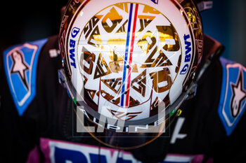 2023-02-23 - GASLY Pierre (fra), Alpine F1 Team A523, portrait helmet during the Formula 1 Armco pre-season testing 2023 of the 2023 FIA Formula One World Championship from February 23 to 25, 2023 on the Bahrain International Circuit, in Sakhir, Bahrain - F1 - PRE-SEASON TESTING 2023 - BAHRAIN - FORMULA 1 - MOTORS