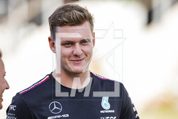 2023-02-23 - SCHUMACHER Mick (ger), Reserve Driver of Mercedes AMG F1 Team, portrait during the Formula 1 Armco pre-season testing 2023 of the 2023 FIA Formula One World Championship from February 23 to 25, 2023 on the Bahrain International Circuit, in Sakhir, Bahrain - F1 - PRE-SEASON TESTING 2023 - BAHRAIN - FORMULA 1 - MOTORS