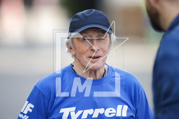 2023-02-23 - Jackie Stewart former F1 driver, portrait during the Formula 1 Armco pre-season testing 2023 of the 2023 FIA Formula One World Championship from February 23 to 25, 2023 on the Bahrain International Circuit, in Sakhir, Bahrain - F1 - PRE-SEASON TESTING 2023 - BAHRAIN - FORMULA 1 - MOTORS