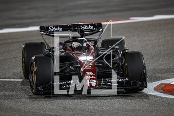 2023-02-23 - 77 BOTTAS Valtteri (fin), Alfa Romeo F1 Team Stake C43, action during the Formula 1 Armco pre-season testing 2023 of the 2023 FIA Formula One World Championship from February 23 to 25, 2023 on the Bahrain International Circuit, in Sakhir, Bahrain - F1 - PRE-SEASON TESTING 2023 - BAHRAIN - FORMULA 1 - MOTORS