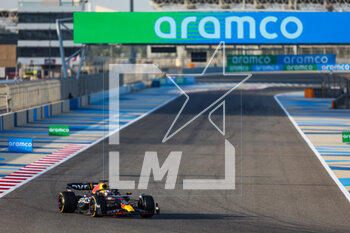 2023-02-23 - 01 VERSTAPPEN Max (nld), Red Bull Racing RB19, action during the Formula 1 Aramco pre-season testing 2023 of the 2023 FIA Formula One World Championship from February 23 to 25, 2023 on the Bahrain International Circuit, in Sakhir, Bahrain - F1 - PRE-SEASON TESTING 2023 - BAHRAIN - FORMULA 1 - MOTORS