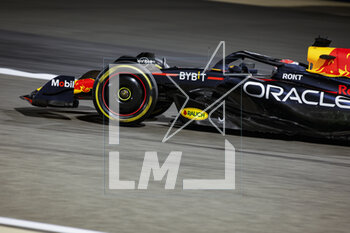 2023-02-23 - 01 VERSTAPPEN Max (nld), Red Bull Racing RB19, action during the Formula 1 Armco pre-season testing 2023 of the 2023 FIA Formula One World Championship from February 23 to 25, 2023 on the Bahrain International Circuit, in Sakhir, Bahrain - F1 - PRE-SEASON TESTING 2023 - BAHRAIN - FORMULA 1 - MOTORS