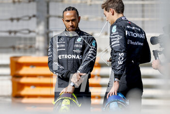 2023-02-23 - HAMILTON Lewis (gbr), Mercedes AMG F1 Team W14, portrait RUSSELL George (gbr), Mercedes AMG F1 Team W14, portrait during the Formula 1 Armco pre-season testing 2023 of the 2023 FIA Formula One World Championship from February 23 to 25, 2023 on the Bahrain International Circuit, in Sakhir, Bahrain - F1 - PRE-SEASON TESTING 2023 - BAHRAIN - FORMULA 1 - MOTORS