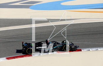 2023-02-23 - 63 RUSSELL George (gbr), Mercedes AMG F1 Team W14, action during the Formula 1 Armco pre-season testing 2023 of the 2023 FIA Formula One World Championship from February 23 to 25, 2023 on the Bahrain International Circuit, in Sakhir, Bahrain - F1 - PRE-SEASON TESTING 2023 - BAHRAIN - FORMULA 1 - MOTORS
