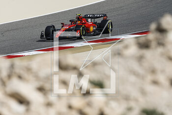 2023-02-24 - 55 SAINZ Carlos (spa), Scuderia Ferrari SF-23, action during the Formula 1 Aramco pre-season testing 2023 of the 2023 FIA Formula One World Championship from February 23 to 25, 2023 on the Bahrain International Circuit, in Sakhir, Bahrain - F1 - PRE-SEASON TESTING 2023 - BAHRAIN - FORMULA 1 - MOTORS