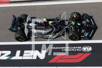 2023-02-24 - 44 HAMILTON Lewis (gbr), Mercedes AMG F1 Team W14, action during the Formula 1 Aramco pre-season testing 2023 of the 2023 FIA Formula One World Championship from February 23 to 25, 2023 on the Bahrain International Circuit, in Sakhir, Bahrain - F1 - PRE-SEASON TESTING 2023 - BAHRAIN - FORMULA 1 - MOTORS