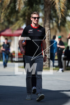 2023-02-24 - HULKENBERG Nico (ger), Haas F1 Team VF-23 Ferrari, portrait during the Formula 1 Aramco pre-season testing 2023 of the 2023 FIA Formula One World Championship from February 23 to 25, 2023 on the Bahrain International Circuit, in Sakhir, Bahrain - F1 - PRE-SEASON TESTING 2023 - BAHRAIN - FORMULA 1 - MOTORS