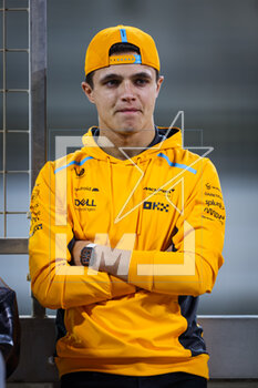 2023-02-24 - NORRIS Lando (gbr), McLaren F1 Team MCL60, portrait during the Formula 1 Aramco pre-season testing 2023 of the 2023 FIA Formula One World Championship from February 23 to 25, 2023 on the Bahrain International Circuit, in Sakhir, Bahrain - F1 - PRE-SEASON TESTING 2023 - BAHRAIN - FORMULA 1 - MOTORS