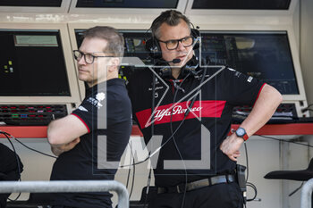 2023-02-24 - SEIDL Andreas (ger), CEO of Sauber Group, portrait MONCHAUX Jan (fra), Technical Director of Alfa Romeo F1 Team Stake, portrait during the Formula 1 Aramco pre-season testing 2023 of the 2023 FIA Formula One World Championship from February 23 to 25, 2023 on the Bahrain International Circuit, in Sakhir, Bahrain - F1 - PRE-SEASON TESTING 2023 - BAHRAIN - FORMULA 1 - MOTORS