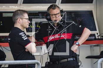 2023-02-24 - SEIDL Andreas (ger), CEO of Sauber Group, portrait MONCHAUX Jan (fra), Technical Director of Alfa Romeo F1 Team Stake, portrait during the Formula 1 Aramco pre-season testing 2023 of the 2023 FIA Formula One World Championship from February 23 to 25, 2023 on the Bahrain International Circuit, in Sakhir, Bahrain - F1 - PRE-SEASON TESTING 2023 - BAHRAIN - FORMULA 1 - MOTORS