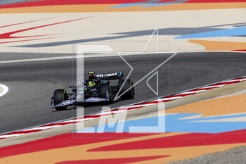 2023-02-24 - 44 HAMILTON Lewis (gbr), Mercedes AMG F1 Team W14, action during the Formula 1 Armco pre-season testing 2023 of the 2023 FIA Formula One World Championship from February 23 to 25, 2023 on the Bahrain International Circuit, in Sakhir, Bahrain - F1 - PRE-SEASON TESTING 2023 - BAHRAIN - FORMULA 1 - MOTORS