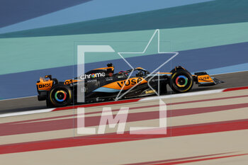 2023-02-24 - 81 PIASTRI Oscar (aus), McLaren F1 Team MCL60, action during the Formula 1 Armco pre-season testing 2023 of the 2023 FIA Formula One World Championship from February 23 to 25, 2023 on the Bahrain International Circuit, in Sakhir, Bahrain - F1 - PRE-SEASON TESTING 2023 - BAHRAIN - FORMULA 1 - MOTORS